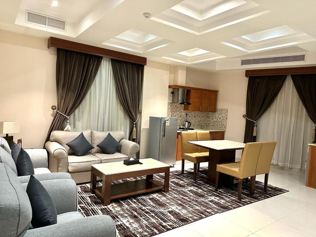 Sas Al Olaya Hotel Suites Khobar Exterior foto